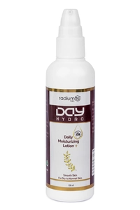 Day Hydro daily moisturiser cream for Oily Skin from Radium Box
